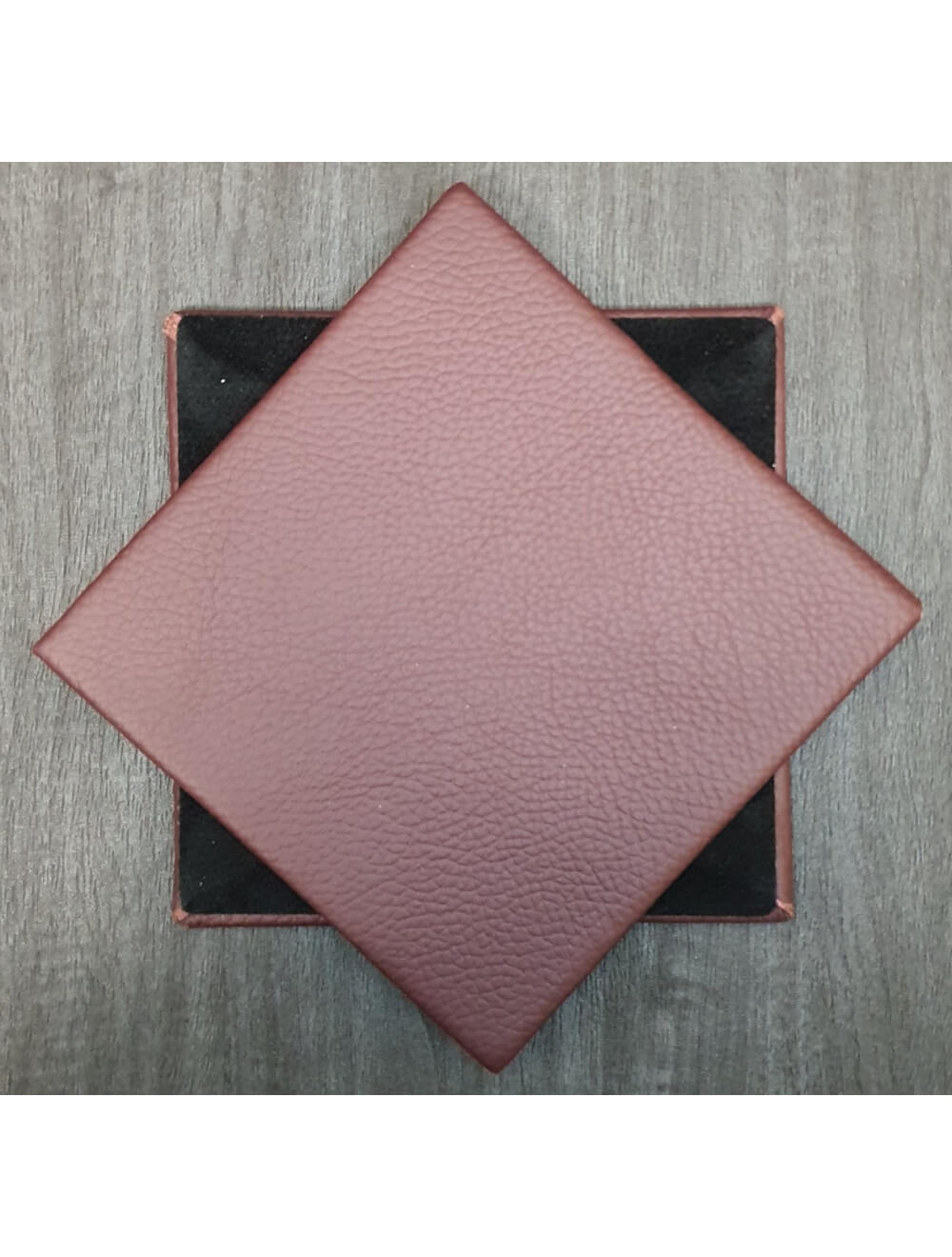 Dark Grapeshelly Leather Coaster- 10 cm SQ (artículo de venta)