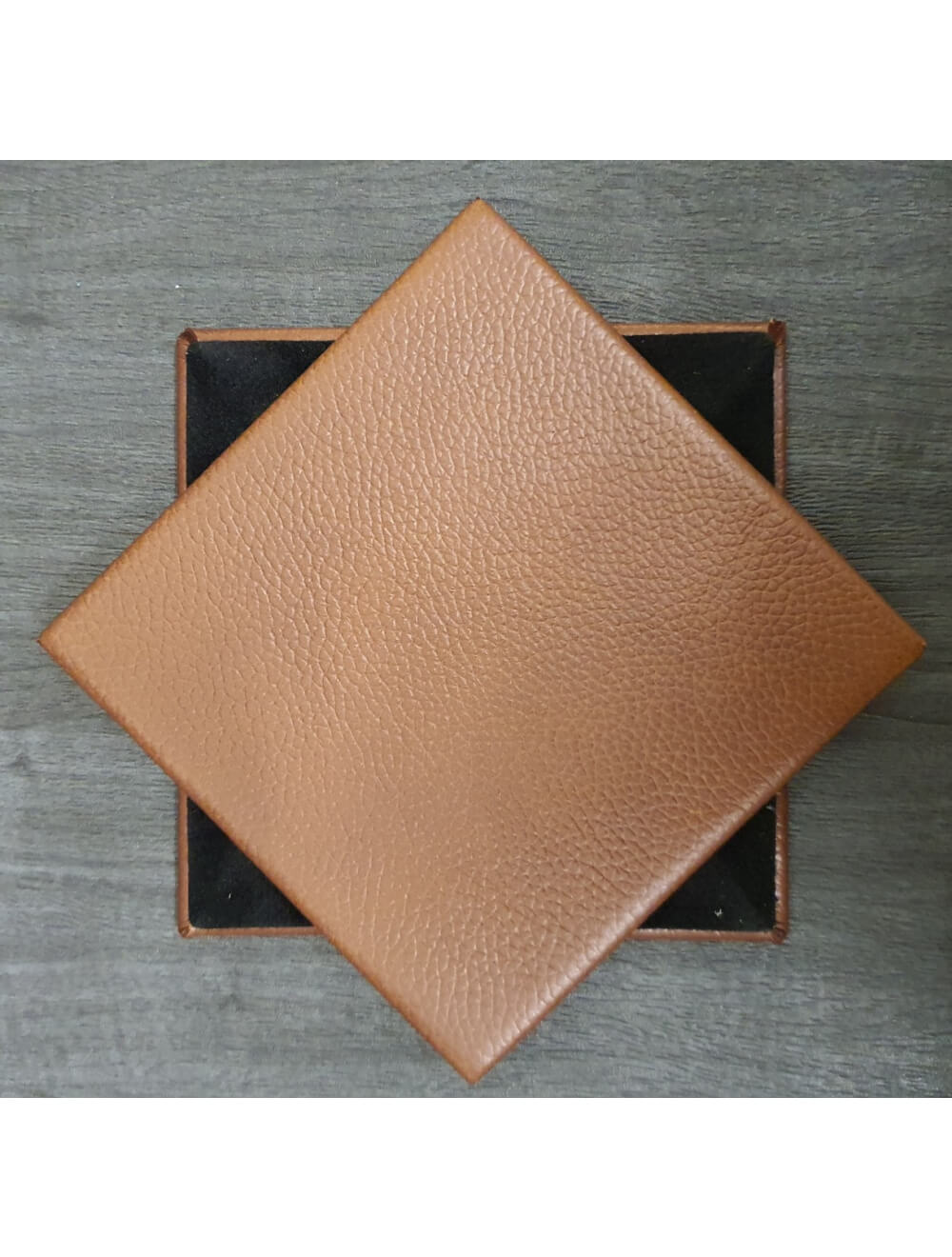 Castagna Shelly Leather Coaster- 10 cm SQ (artículo de venta)