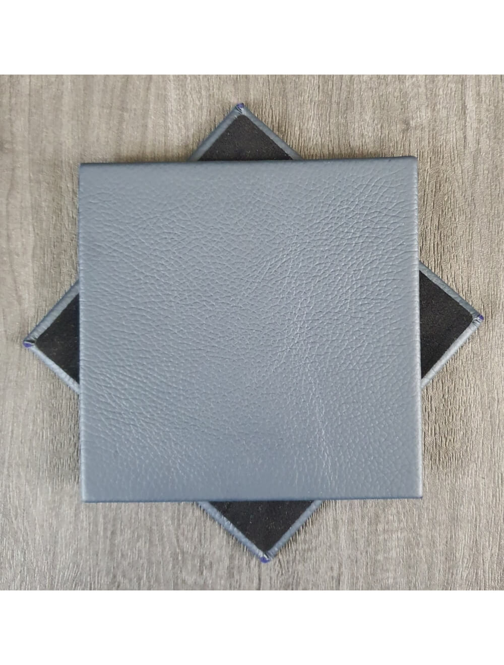 Suffolk Blue Shelly Leather Coaster- 10 cm SQ (artículo de venta)