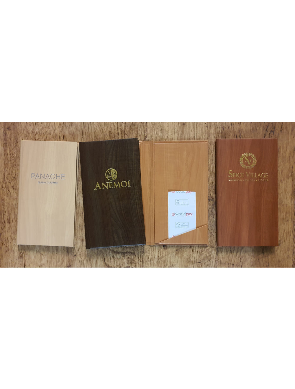 Presentadores de facturas de estilo de madera 